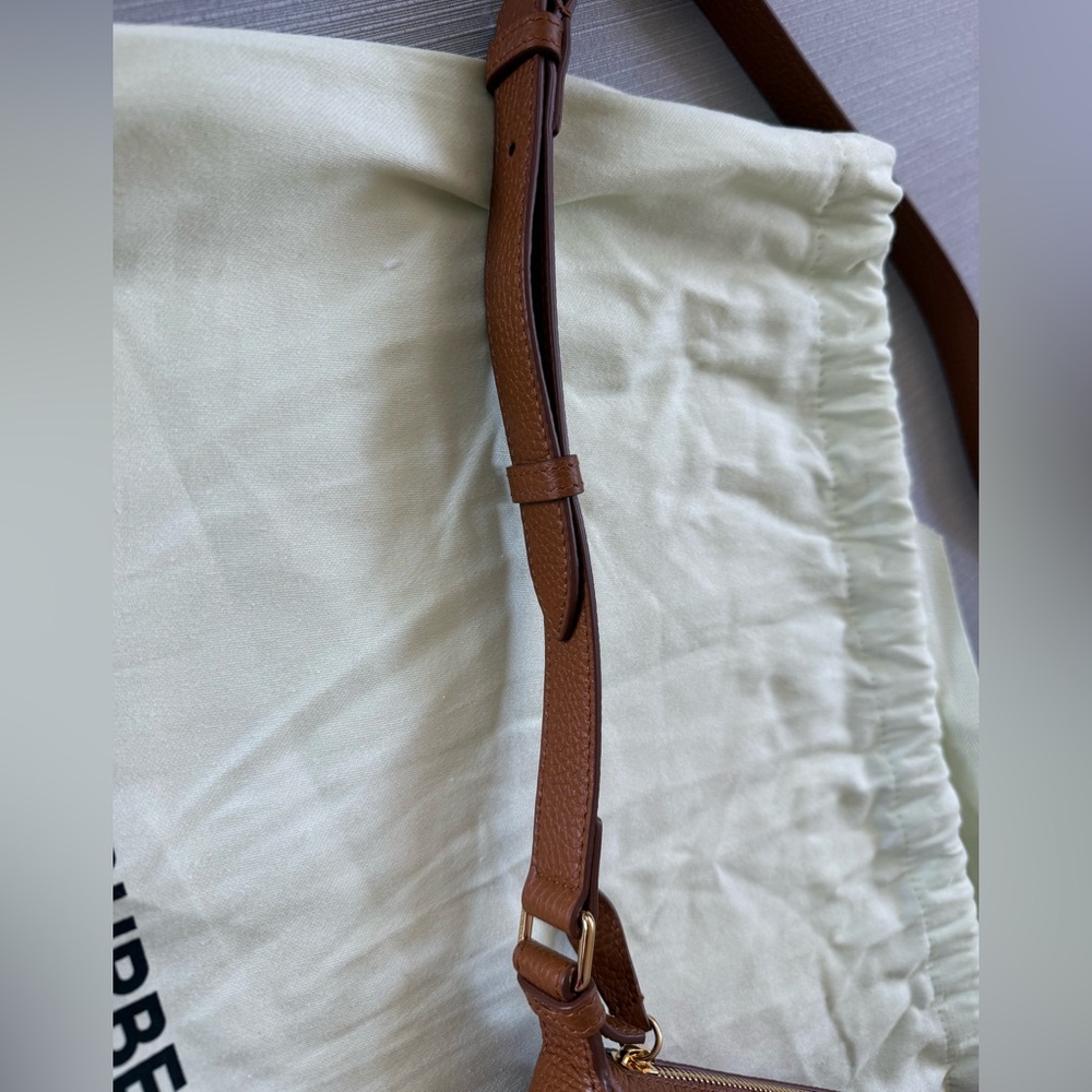 Burberry Tan Leather Shoulder Bag - Picture 4 of 9
